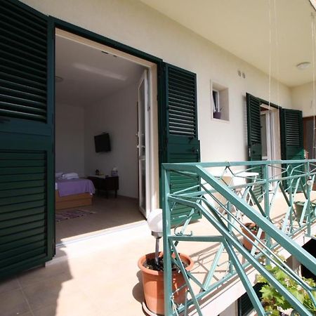 Privatna Soba Gita Apartment ซูมาร์ติน ภายนอก รูปภาพ
