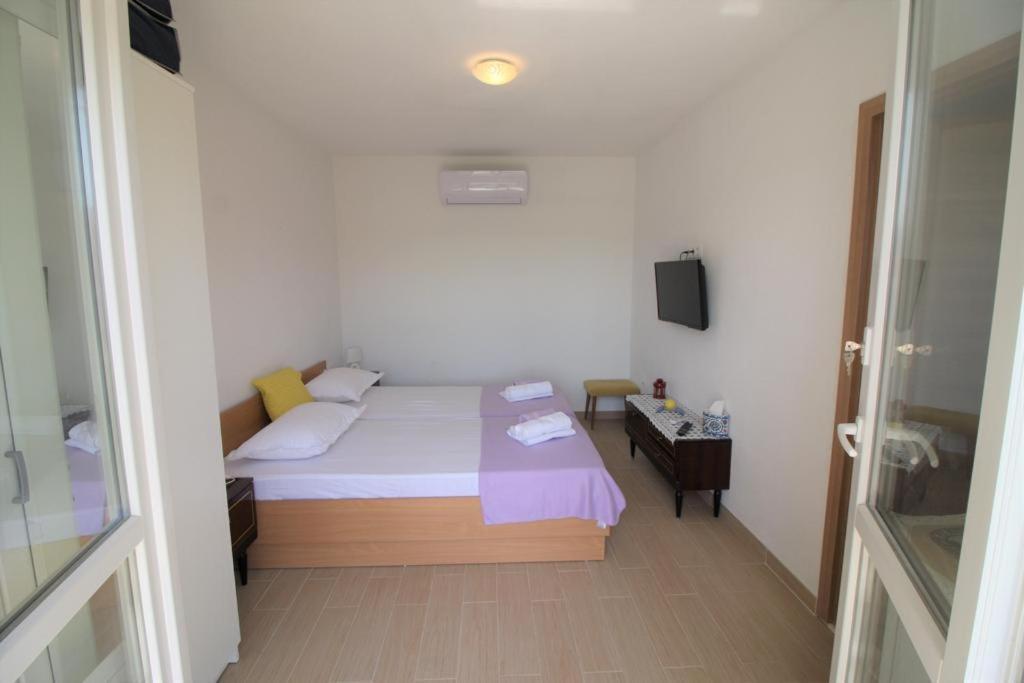 Privatna Soba Gita Apartment ซูมาร์ติน ภายนอก รูปภาพ
